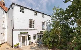 Fabulous Ground Floor Apartment.